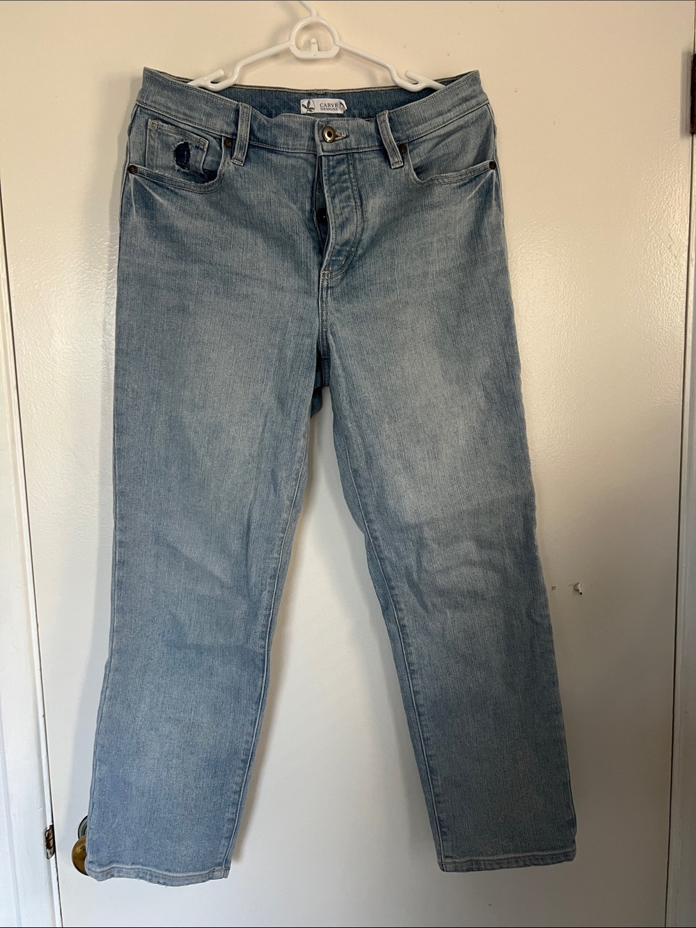 Carve Designs Women’s Light Wash Straight Jeans